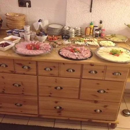 Gisela Guest house 2*